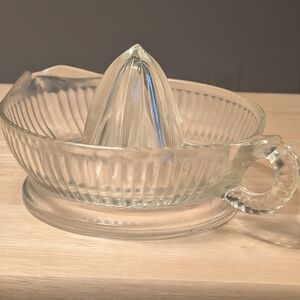 Clear Glass Citrus Juicer Reamer with Pour Spout and Handle